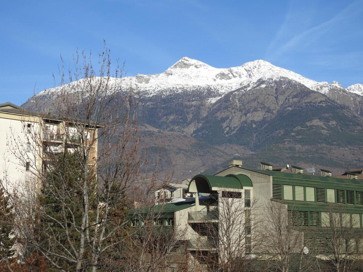 Appartamento Maggio Di Fronte Palaghiaccio Cir 0005 Aosta Exterior foto